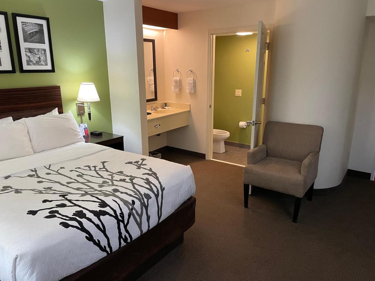 Sleep Inn Raleigh Durham Airport Bagian luar foto